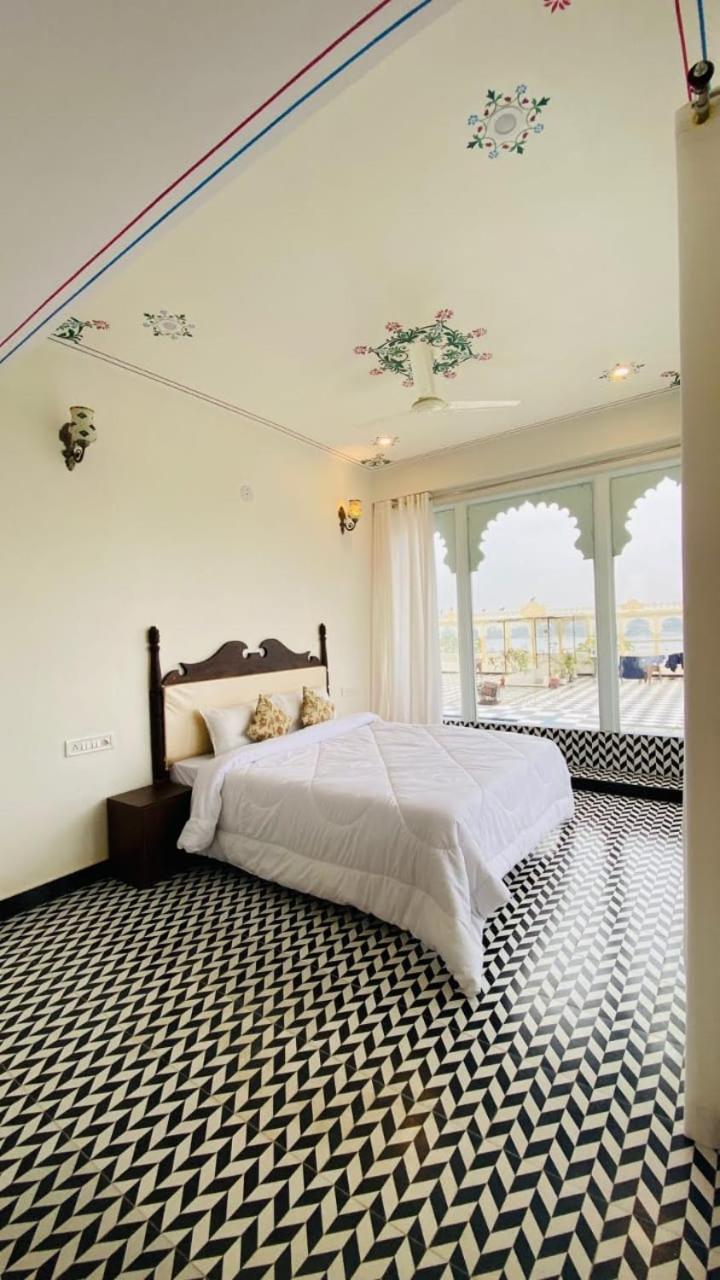View Lake Village Heritage Botique Homestay *