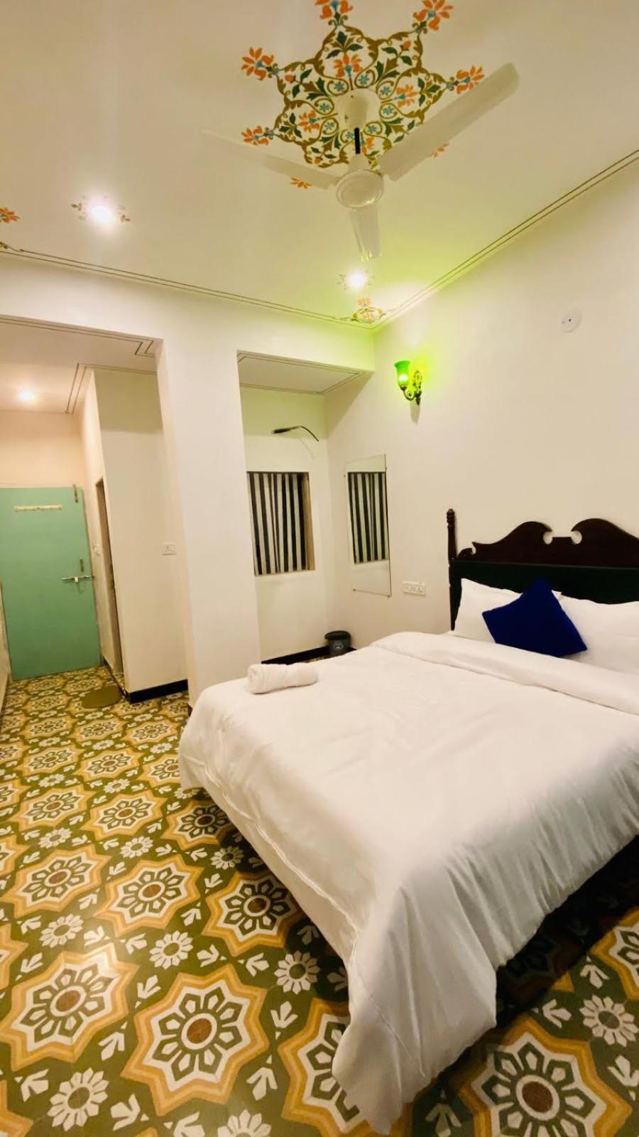 Homestay View Lake Village Heritage Botique Homestay Udaipur